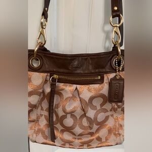 Authentic Vintage Coach Crossbody Bag, like new…no stains.